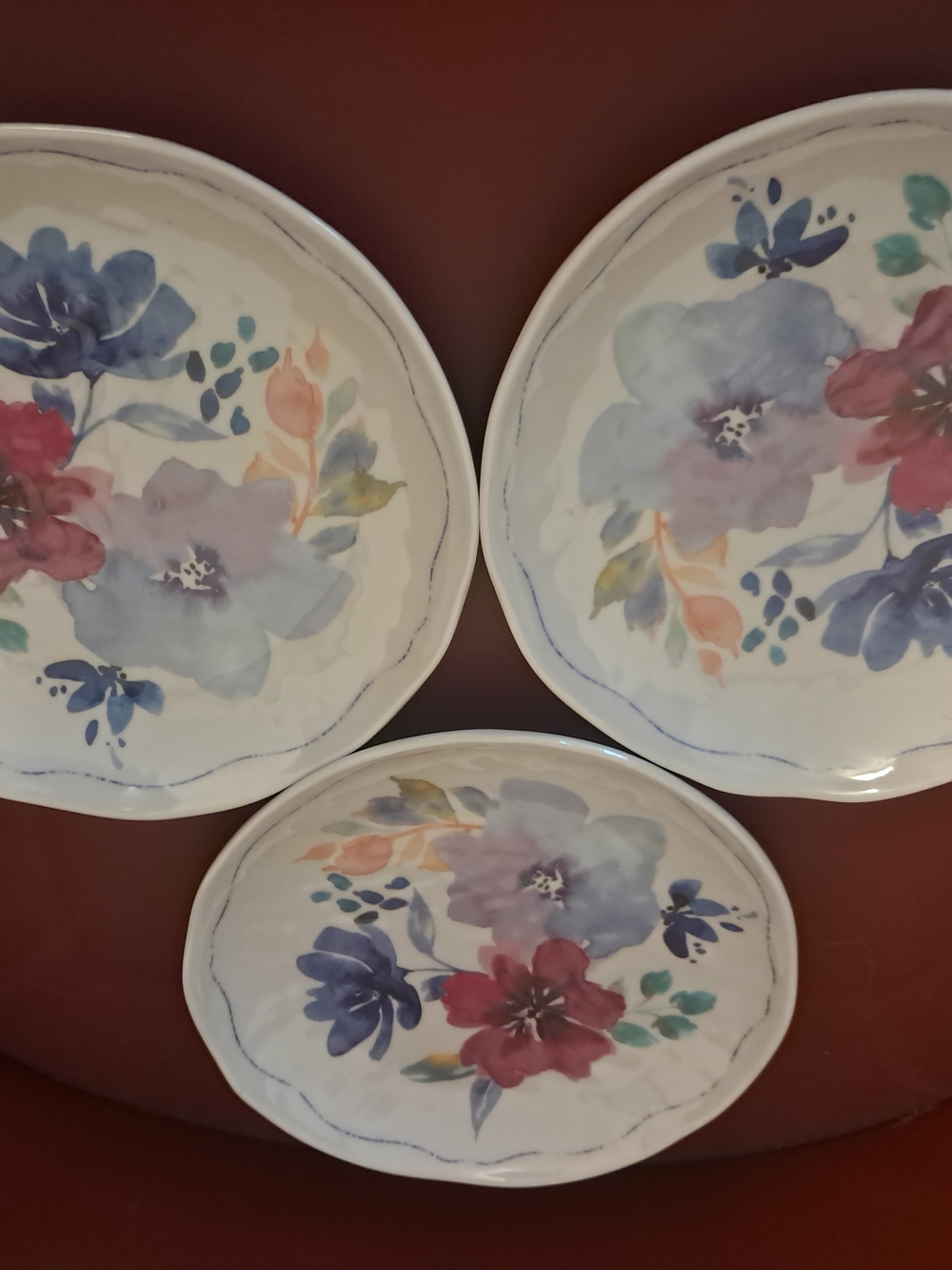 CORINNE HAIG BEAUTIFUL FLORAL MELAMINE  DESSERT PLATES